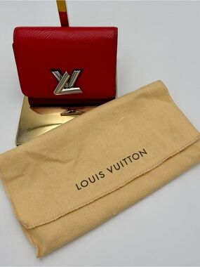 ⭐️⭐️Authentic⭐️⭐️ Louis Vuitton Coquelicot Epi Twist Compact Wallet, Red